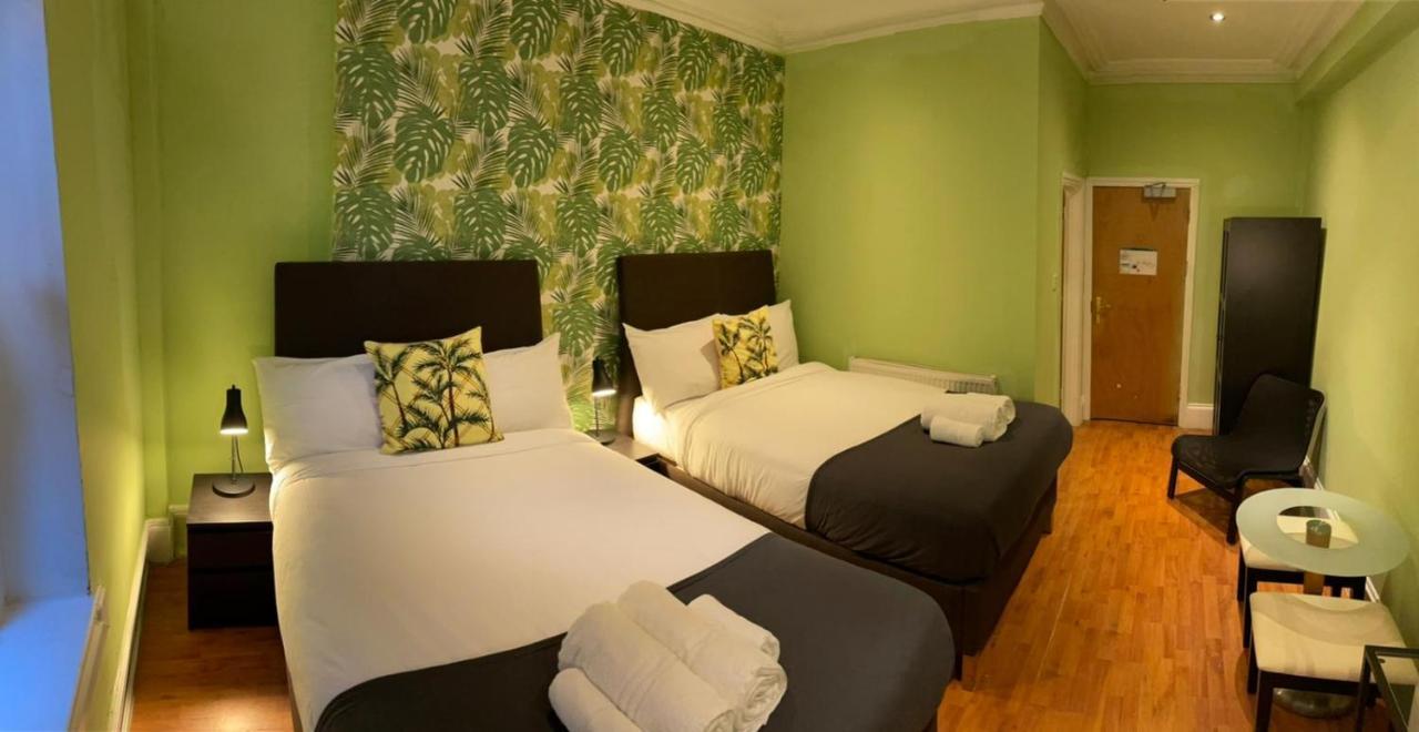 London K W Hotel Kültér fotó