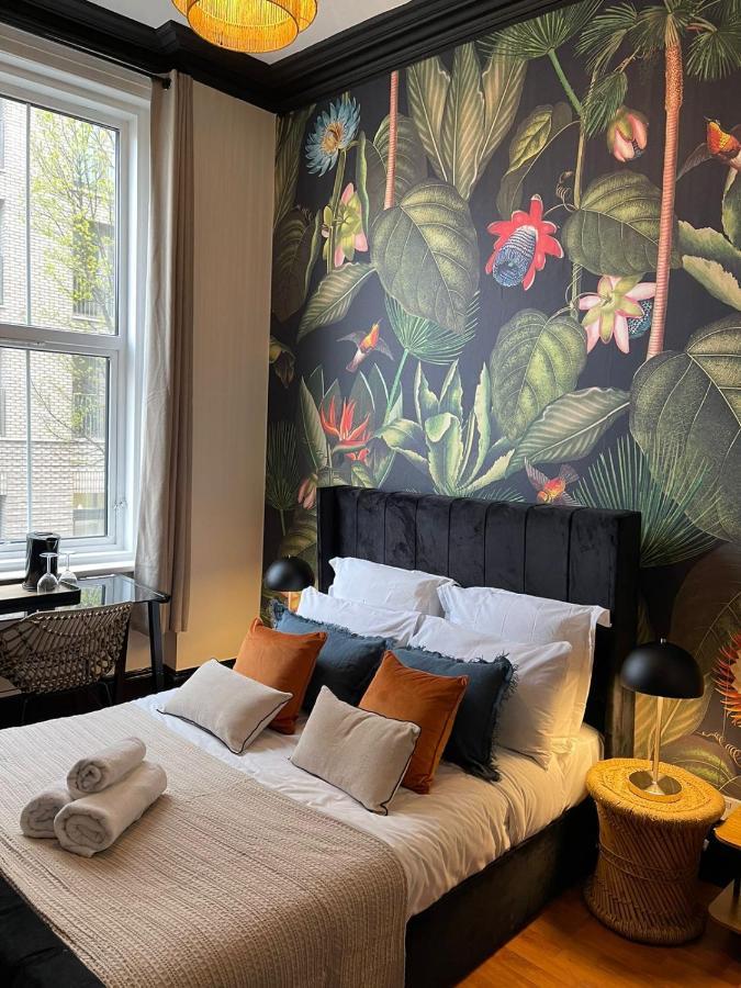 London K W Hotel Kültér fotó
