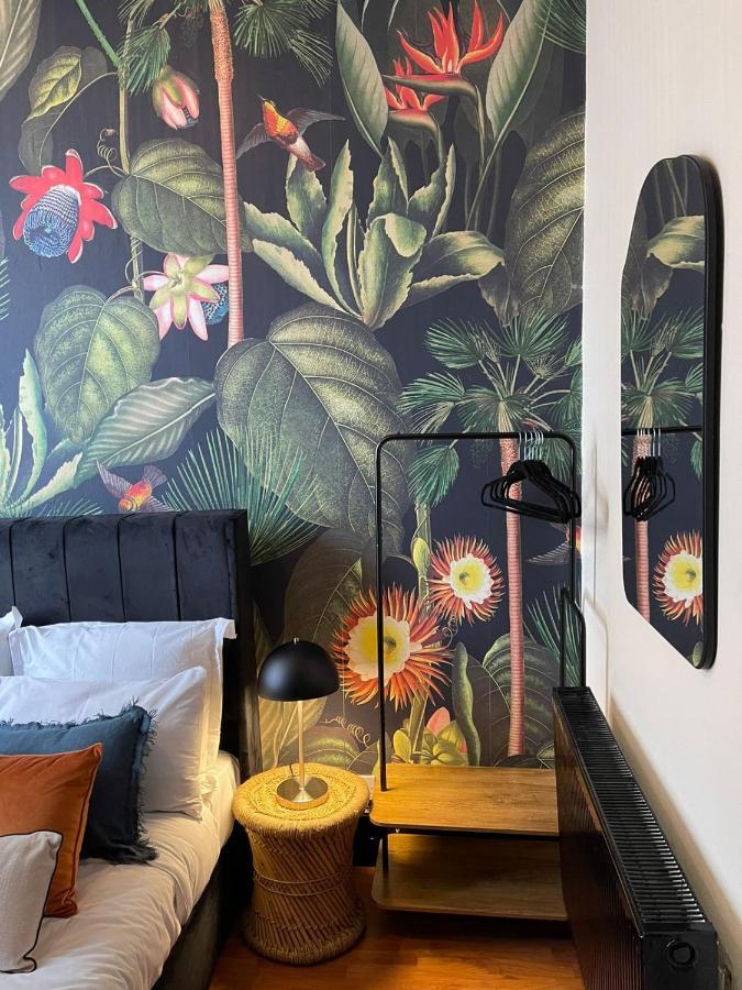 London K W Hotel Kültér fotó